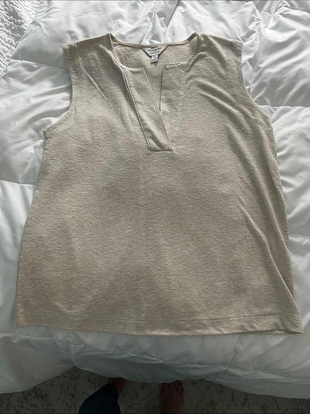 Banana Republic Sleeveless Split-Neck Tank - Cream